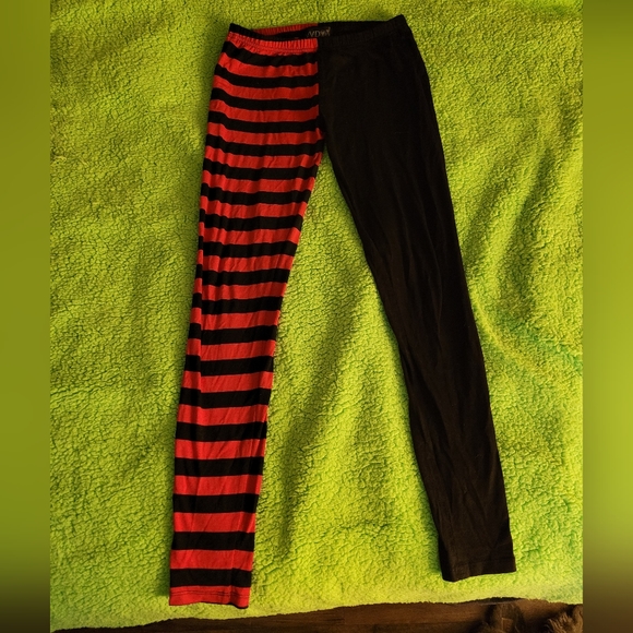 Widow Leggings - Picture 3 of 5